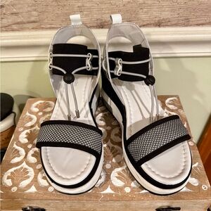 Nero Giardini Bungee  Black and White Wedge Sandals
